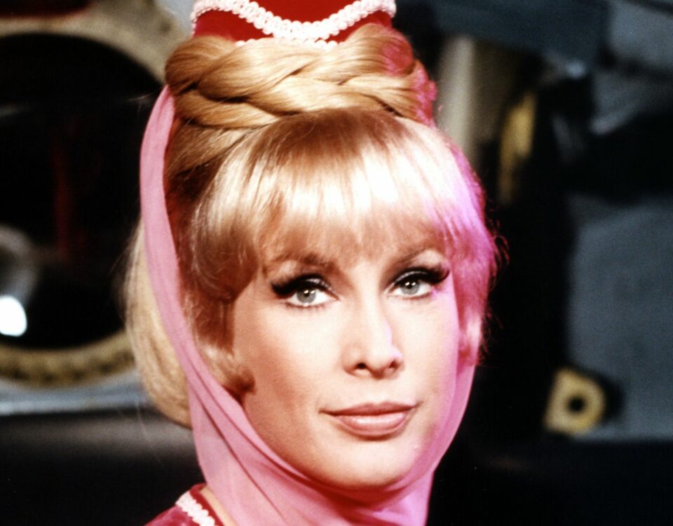 《我外出珍妮》中的芭芭拉伊登（Barbara Eden）在93歲生日時享受自我照顧的一天