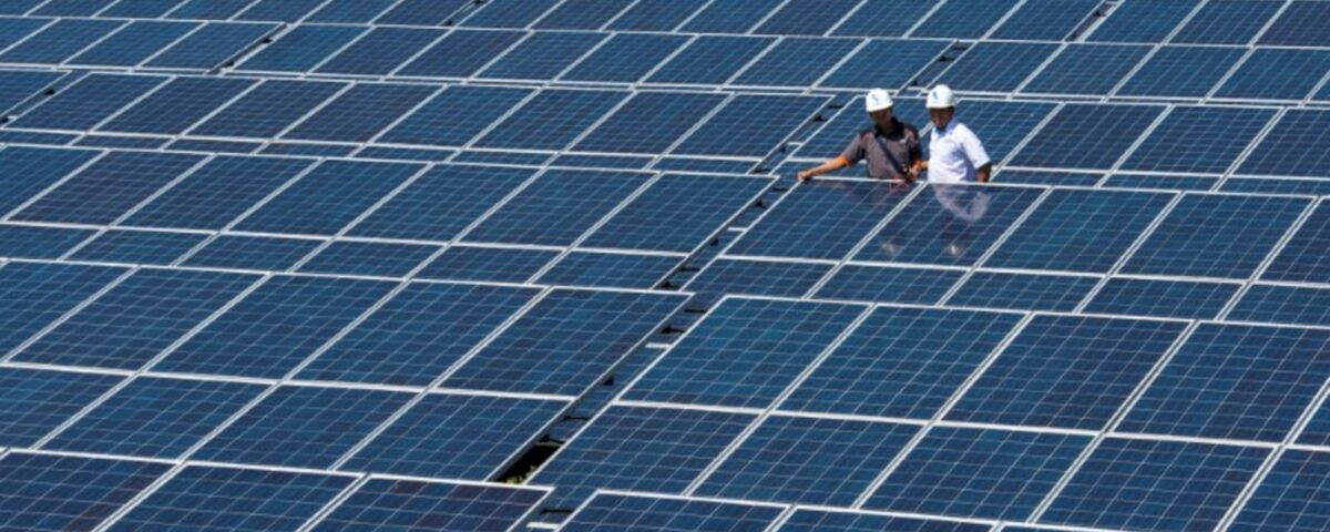 官員表示，外交人員將太陽能發電廠的當地含量要求降低至20%