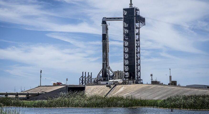 現場報告：SpaceX獵鷹9號火箭進行靜態暫停測試，為北極星黎明太空人任務做準備