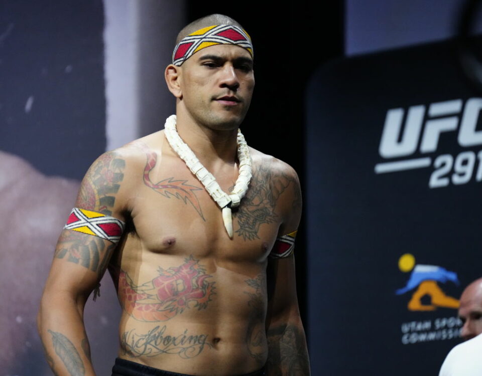 Israel Adesanya 在 UFC 305 比賽中是否與 Dricus du Plessis 受傷？