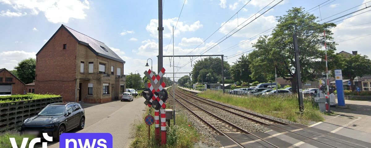 Trein rijdt auto aan in Asse, geen gewonden maar treinverkeer wel onderbroken tussen Jette en Opwijk