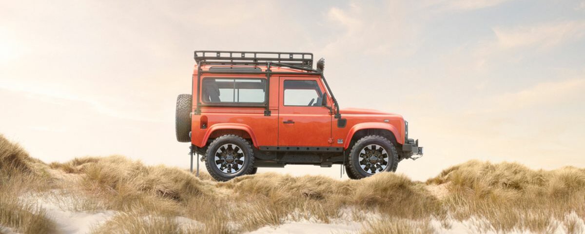 Así es el Classic Defender V8 de Works Bespoke，完整修復