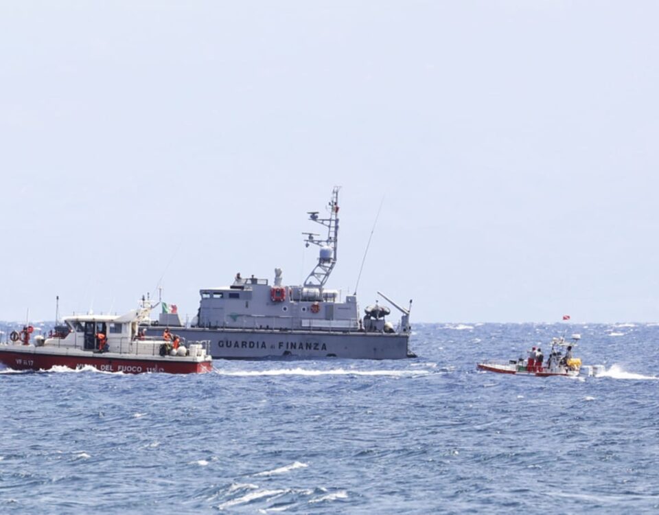 我們對西西里島附近沉沒的別墅有22人的了解