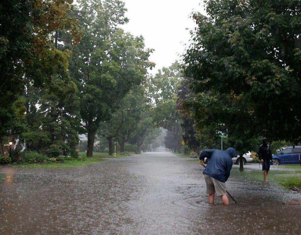 氣象局預計週日將有大雨、陣雨和強風天氣