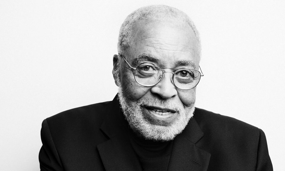 受人尊敬的演員詹姆斯厄爾瓊斯 (James Earl Jones) 去世，享年 93 歲