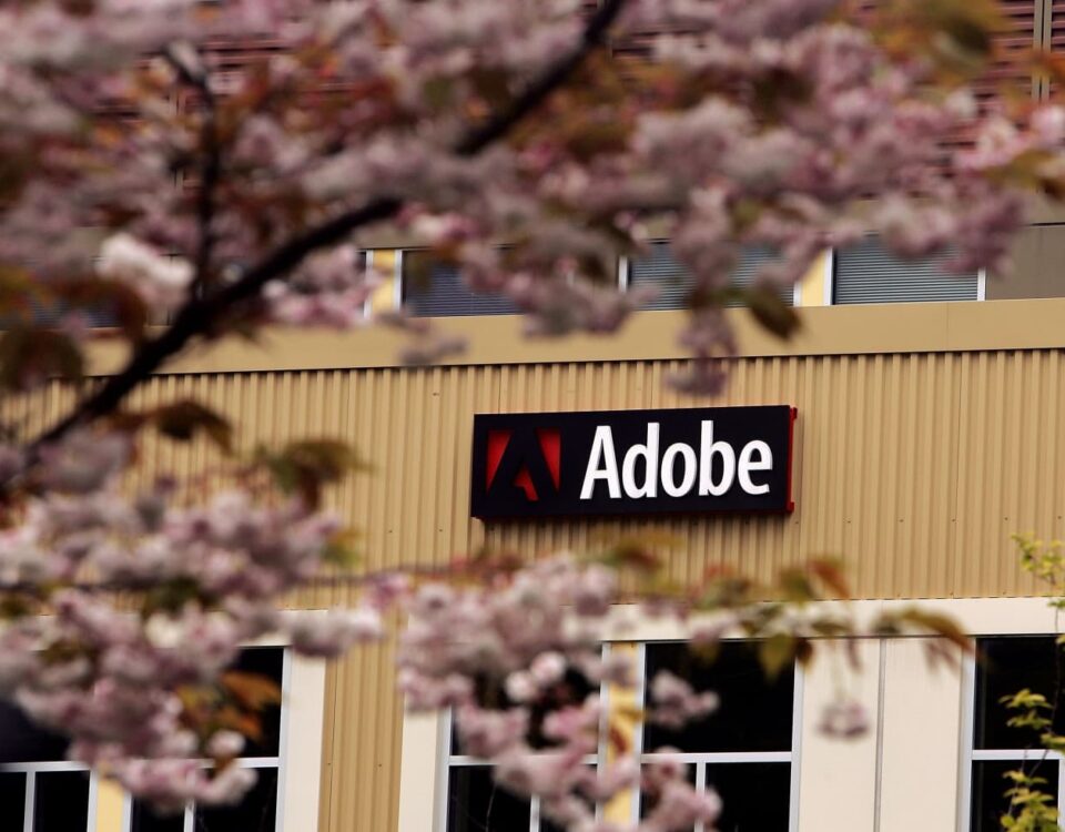 Adobe財報創歷史新高，但因前景不佳而股價下跌