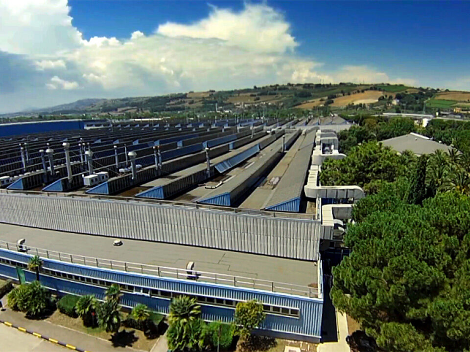 Stellantis frena sulla Gigafactory di Termoli：“mercato troppo incerto”