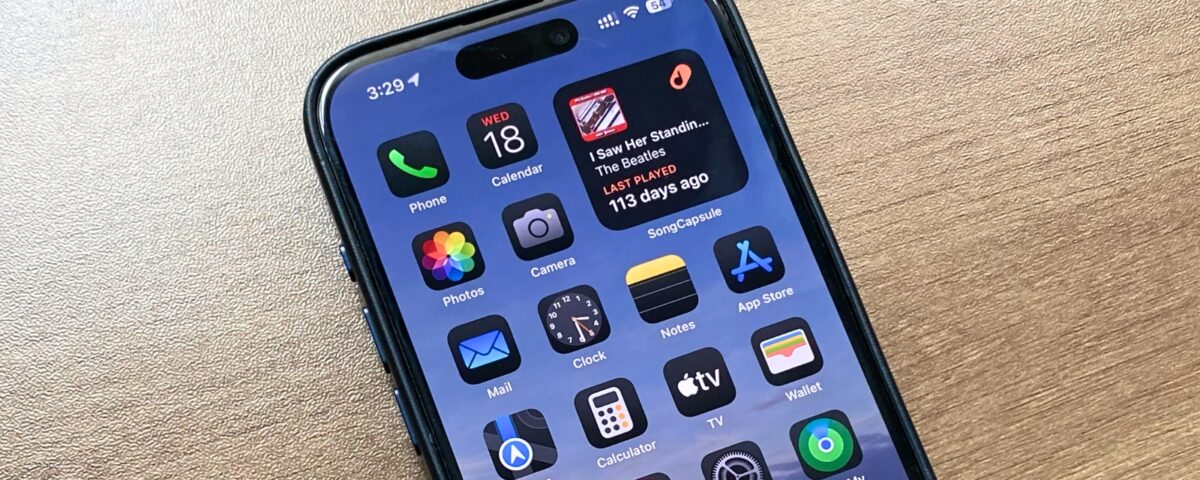 如何在 iOS 18 中讓 iPhone 主畫面圖示變暗