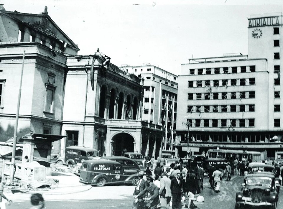 「Fulgerul răzbunării germane」-a întâmplat după 1944 年 8 月 23 日