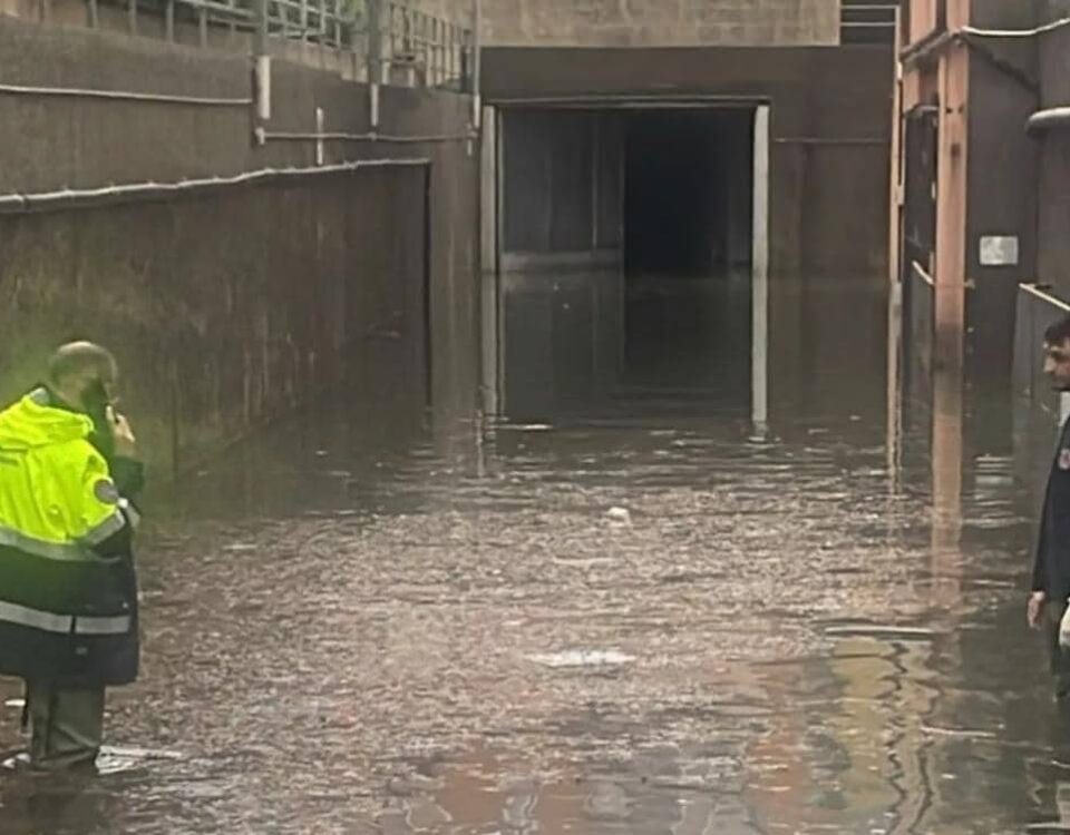 Maltempo: crolla un ponte nel Torinese, 30 isolati.科涅的丘薩·拉斯特拉達