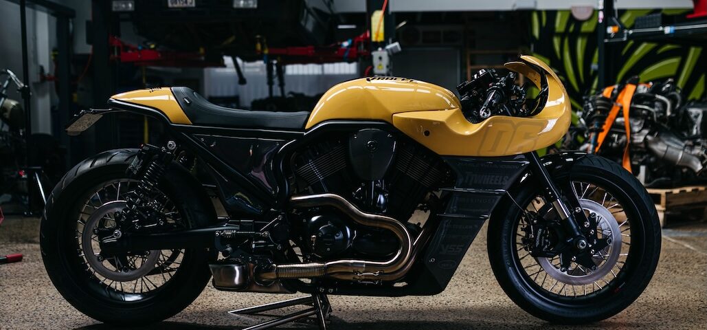 Donut Garage 的 V-Rod Café Racer